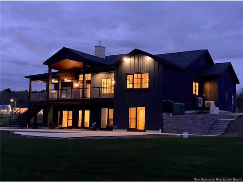 17 Blake Crt, Fredericton, NB 