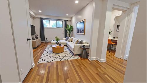 Living room - 2-3485 Av. Ellendale, Montréal (Côte-Des-Neiges/Notre-Dame-De-Grâce), QC - Indoor