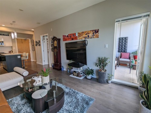 414-767 Tyee Rd, Victoria, BC - Indoor Photo Showing Living Room