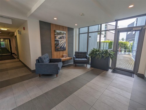 414-767 Tyee Rd, Victoria, BC - Indoor Photo Showing Other Room