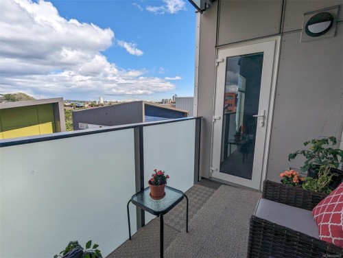 414-767 Tyee Rd, Victoria, BC - Outdoor