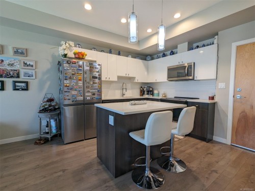 414-767 Tyee Rd, Victoria, BC - Indoor Photo Showing Kitchen With Stainless Steel Kitchen
