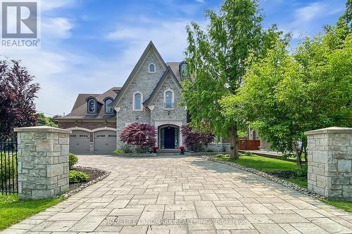 127 MAY AVENUE  Richmond Hill, ON L4C 3S8