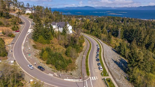 5000 Broad Ridge Pl, Lantzville, BC 