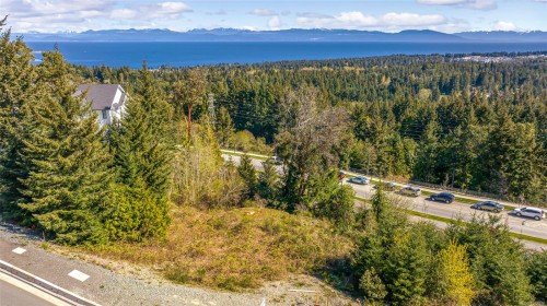 5000 Broad Ridge Pl, Lantzville, BC 