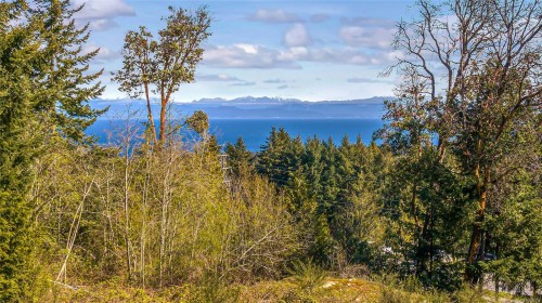 5000 Broad Ridge Pl, Lantzville, BC 