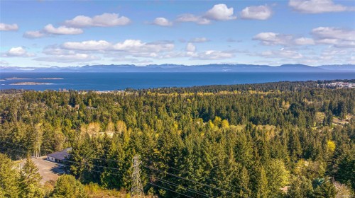 5000 Broad Ridge Pl, Lantzville, BC 