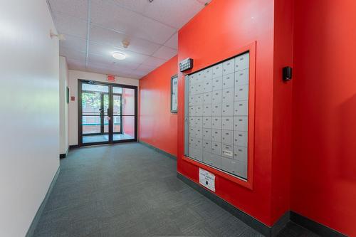 Hall - 108-2801 Rue Du Centre, Montréal (Le Sud-Ouest), QC - Indoor Photo Showing Other Room