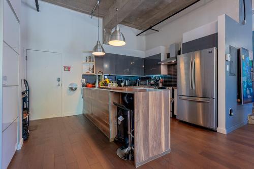 Kitchen - 108-2801 Rue Du Centre, Montréal (Le Sud-Ouest), QC - Indoor