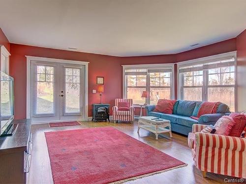 Salon - 41 Ch. De La Baie, Magog, QC - Indoor Photo Showing Living Room