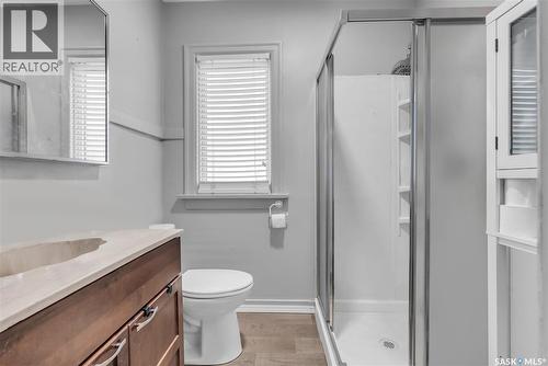101 32Nd Street W, Saskatoon, SK - Indoor Photo Showing Bathroom