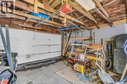 101 32Nd Street W, Saskatoon, SK - Indoor Photo Showing Garage