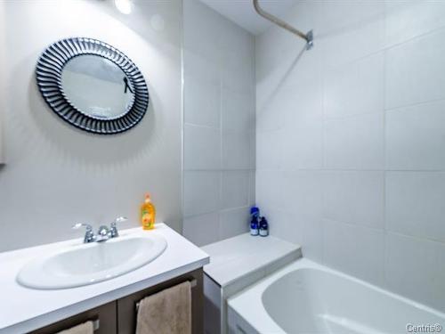 Bathroom - 24  - 24A 24E Avenue N., Bois-Des-Filion, QC - Indoor Photo Showing Bathroom