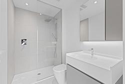 Salle de bains attenante à la CCP - 