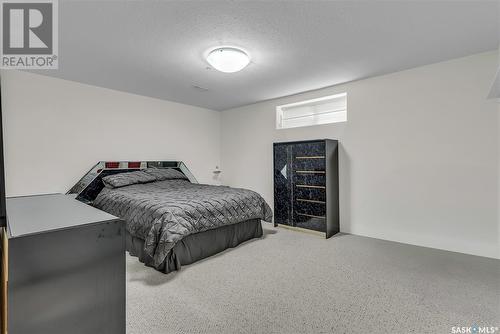 922 Braeside Place, Saskatoon, SK - Indoor Photo Showing Bedroom