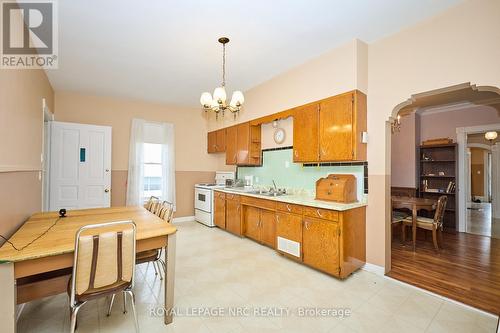 9 Pine Street S, Thorold (Thorold Downtown), ON - Indoor Photo Showing Kitchen With Double Sink