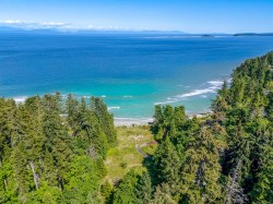 4218 Island Hwy SOUTH Courtenay, BC V9N 9R8