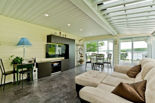 Solarium/Verrière - 357 Rg Beau-Lac, Stratford, QC -  Photo Showing Living Room