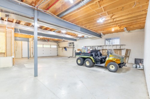 Sous-sol - 357 Rg Beau-Lac, Stratford, QC - Indoor Photo Showing Garage