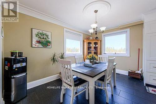 3252 15Th Side Road, New Tecumseth, ON - Indoor Photo Showing Dining Room