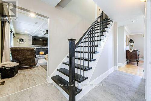 3252 15Th Side Road, New Tecumseth, ON - Indoor Photo Showing Other Room