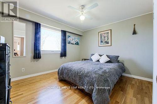 3252 15Th Side Road, New Tecumseth, ON - Indoor Photo Showing Bedroom