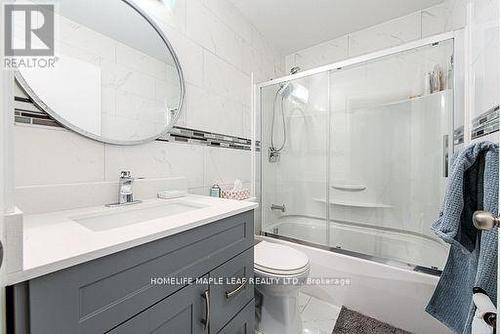3252 15Th Side Road, New Tecumseth, ON - Indoor Photo Showing Bathroom