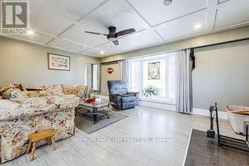 3252 15Th Side Road, New Tecumseth, ON - Indoor Photo Showing Other Room