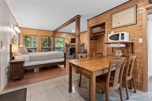 277 Boardwalk Blvd, Ucluelet, BC - Indoor With Fireplace