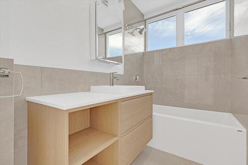 Bathroom - 202-1910 Rue Sullivan, Montréal (Le Sud-Ouest), QC - Indoor Photo Showing Bathroom