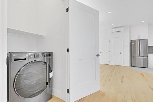 Salle de lavage - 202-1910 Rue Sullivan, Montréal (Le Sud-Ouest), QC - Indoor Photo Showing Laundry Room