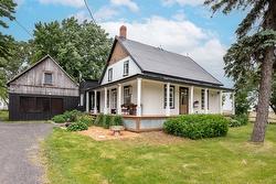 396 Ch. du Ruisseau-des-Noyers  Saint-Jean-Sur-Richelieu, QC J2Y 1J1