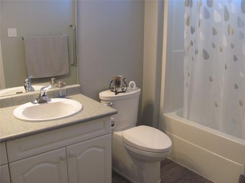 58-124 Sarsons Road, Vernon, BC - Indoor Photo Showing Bathroom