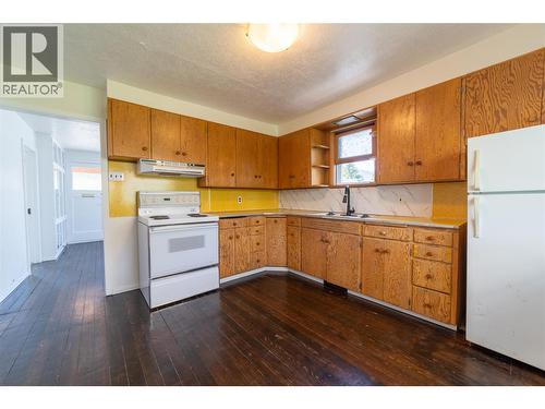 319 High Street, Nelson, BC - Indoor Photo Showing Kitchen