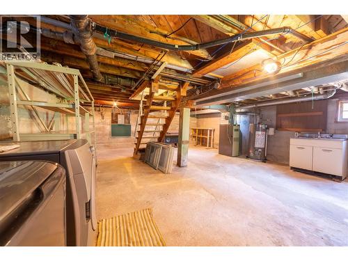 319 High Street, Nelson, BC - Indoor