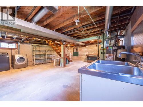 319 High Street, Nelson, BC - Indoor