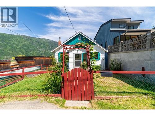 319 High Street, Nelson, BC - Outdoor