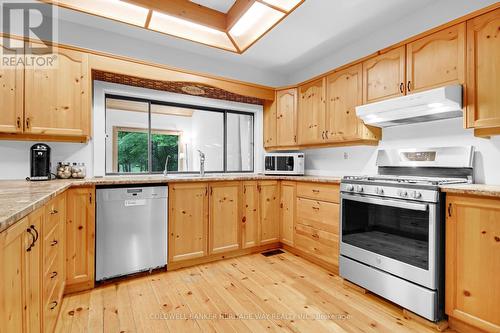 828 Ashby Road, Lanark Highlands, ON - Indoor Photo Showing Kitchen
