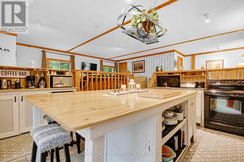 828 Ashby Road, Lanark Highlands, ON - Indoor Photo Showing Other Room