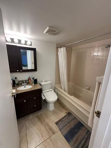 Bathroom - 809-11115 Boul. Cavendish, Montréal (Saint-Laurent), QC - Indoor Photo Showing Bathroom