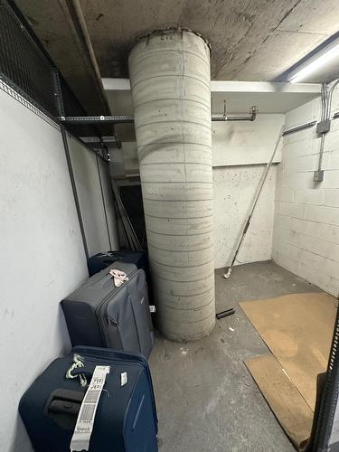 Storage - 809-11115 Boul. Cavendish, Montréal (Saint-Laurent), QC - Indoor Photo Showing Garage