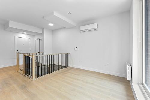 Living room - 103-6037 Boul. De Maisonneuve O., Montréal (Côte-Des-Neiges/Notre-Dame-De-Grâce), QC - Indoor Photo Showing Other Room