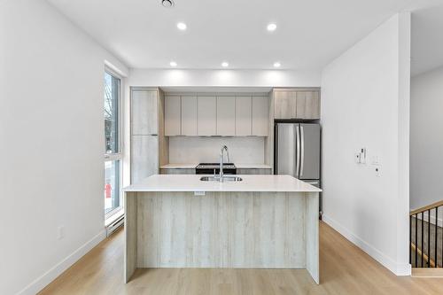 Kitchen - 111-6037 Boul. De Maisonneuve O., Montréal (Côte-Des-Neiges/Notre-Dame-De-Grâce), QC - Indoor Photo Showing Kitchen With Upgraded Kitchen