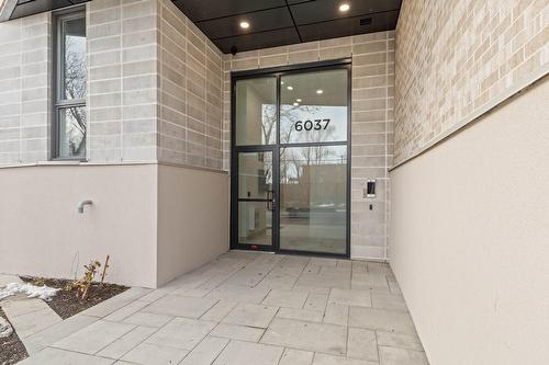 Exterior entrance - 201-6037 Boul. De Maisonneuve O., Montréal (Côte-Des-Neiges/Notre-Dame-De-Grâce), QC - Outdoor With Exterior