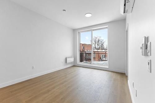 Living room - 308-6037 Boul. De Maisonneuve O., Montréal (Côte-Des-Neiges/Notre-Dame-De-Grâce), QC - Indoor Photo Showing Other Room