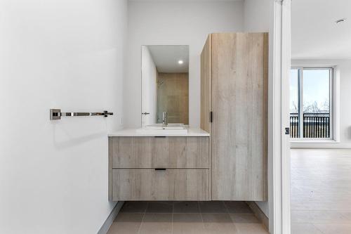 Bathroom - 313-6037 Boul. De Maisonneuve O., Montréal (Côte-Des-Neiges/Notre-Dame-De-Grâce), QC - Indoor Photo Showing Bathroom