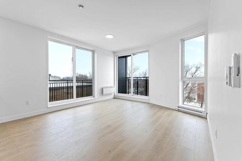 Living room - 301-6037 Boul. De Maisonneuve O., Montréal (Côte-Des-Neiges/Notre-Dame-De-Grâce), QC - Indoor Photo Showing Other Room