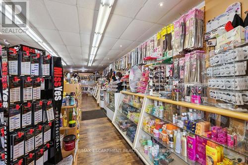 952 Upper Wellington Street, Hamilton, ON 