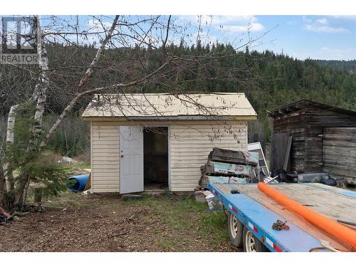 3354 Oxbow Frontage Road, Malakwa, BC - Outdoor