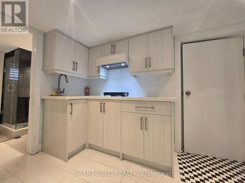 1078 Sawyer Avenue, Mississauga, ON - Indoor Photo Showing Kitchen